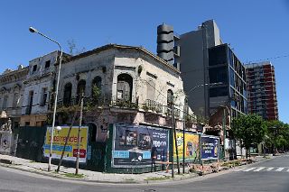 31 Old And New Buildings La Boca Buenos Aires.jpg